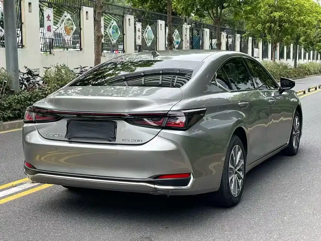 Lexus ES 2025 — фото 9