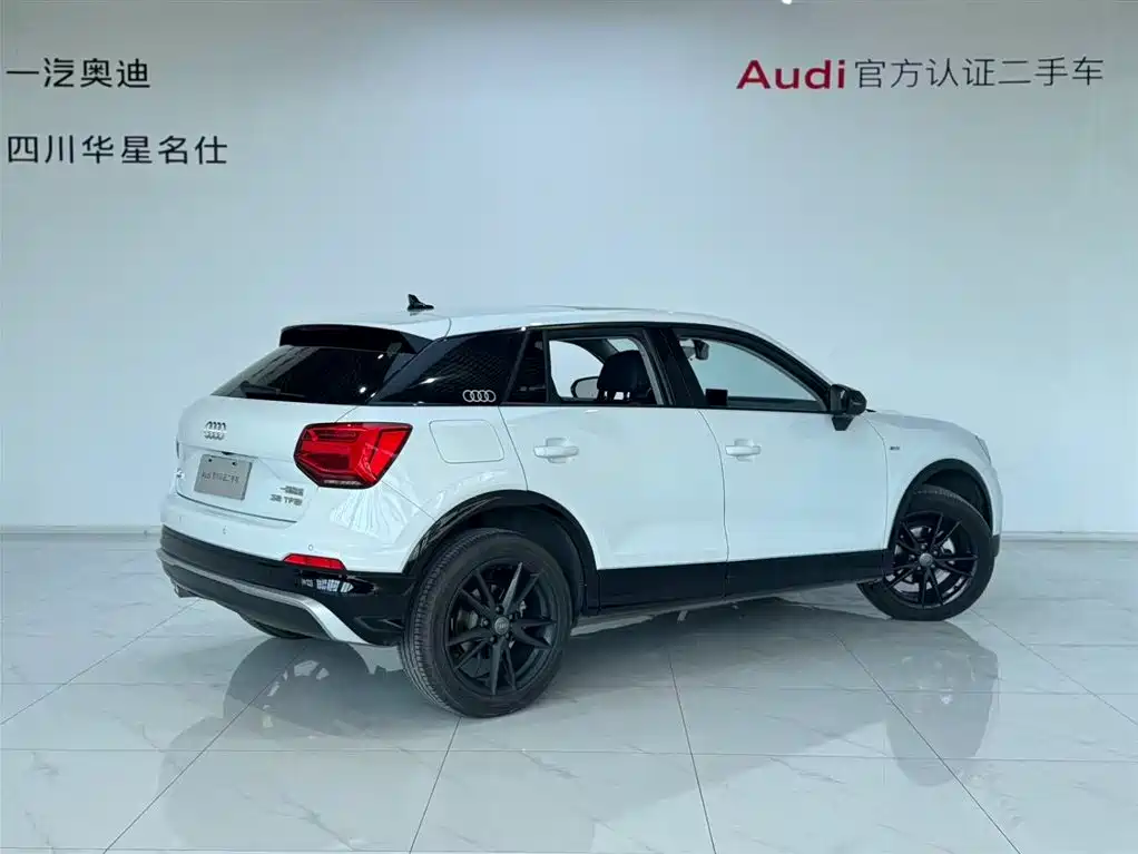 Audi Q2L 2021 — фото 4