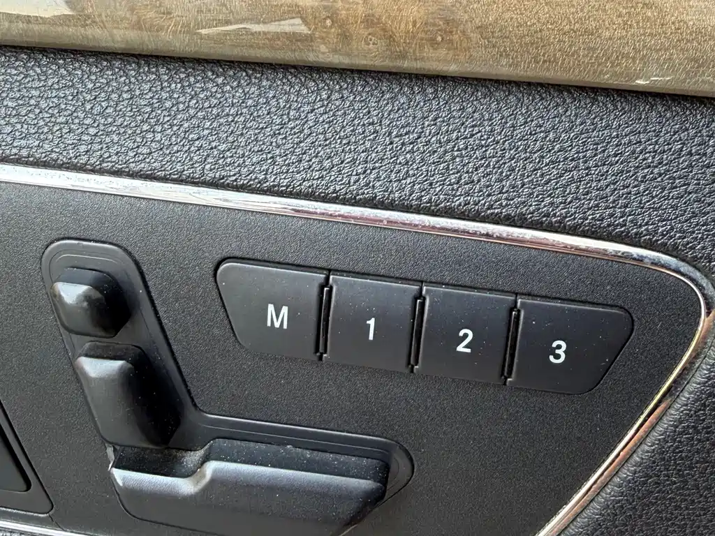 Mercedes-Benz E-Class 2010 — фото 14