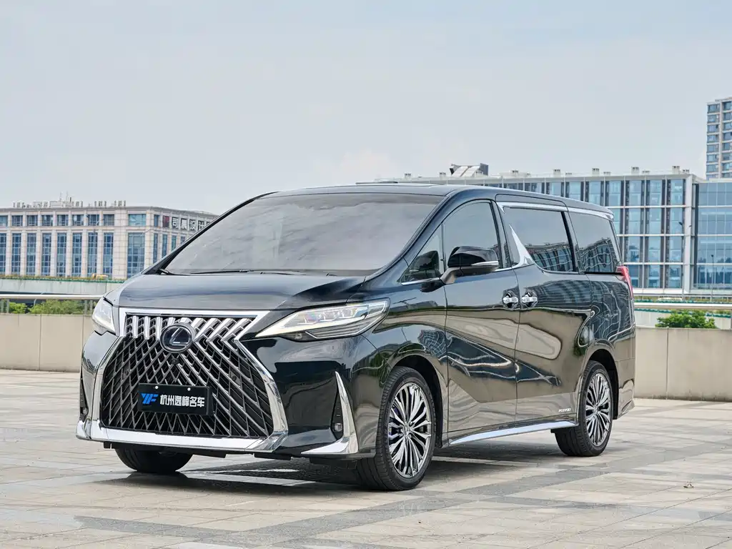 Lexus LM 2022 — фото 1