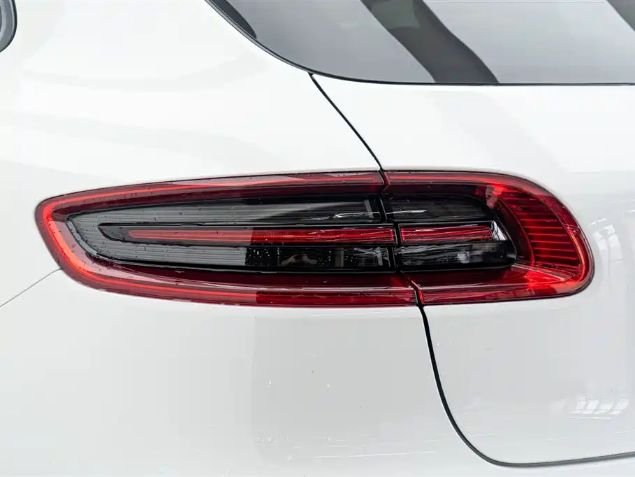 Porsche Macan 2016 — фото 11