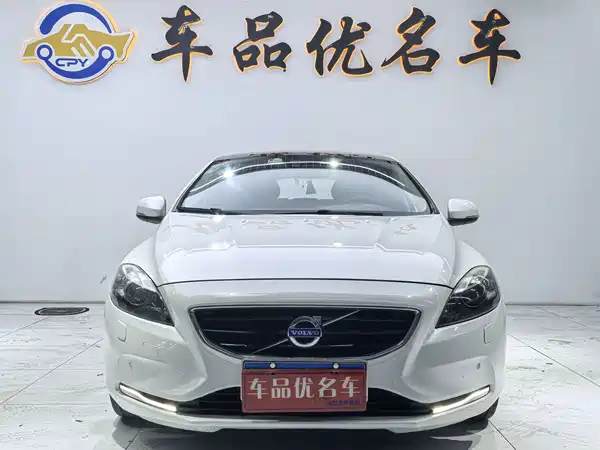 Volvo V40 2016