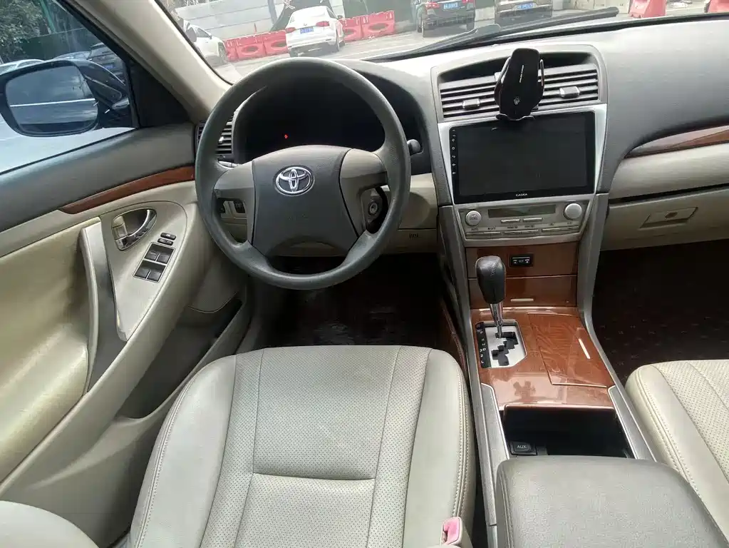 Toyota Camry 2013 — фото 18