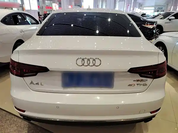 Audi A4L 2018
