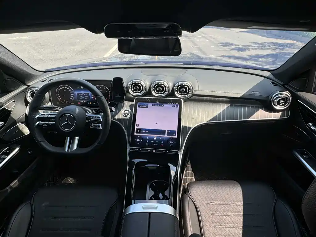 Mercedes-Benz C-Class 2023 — фото 4