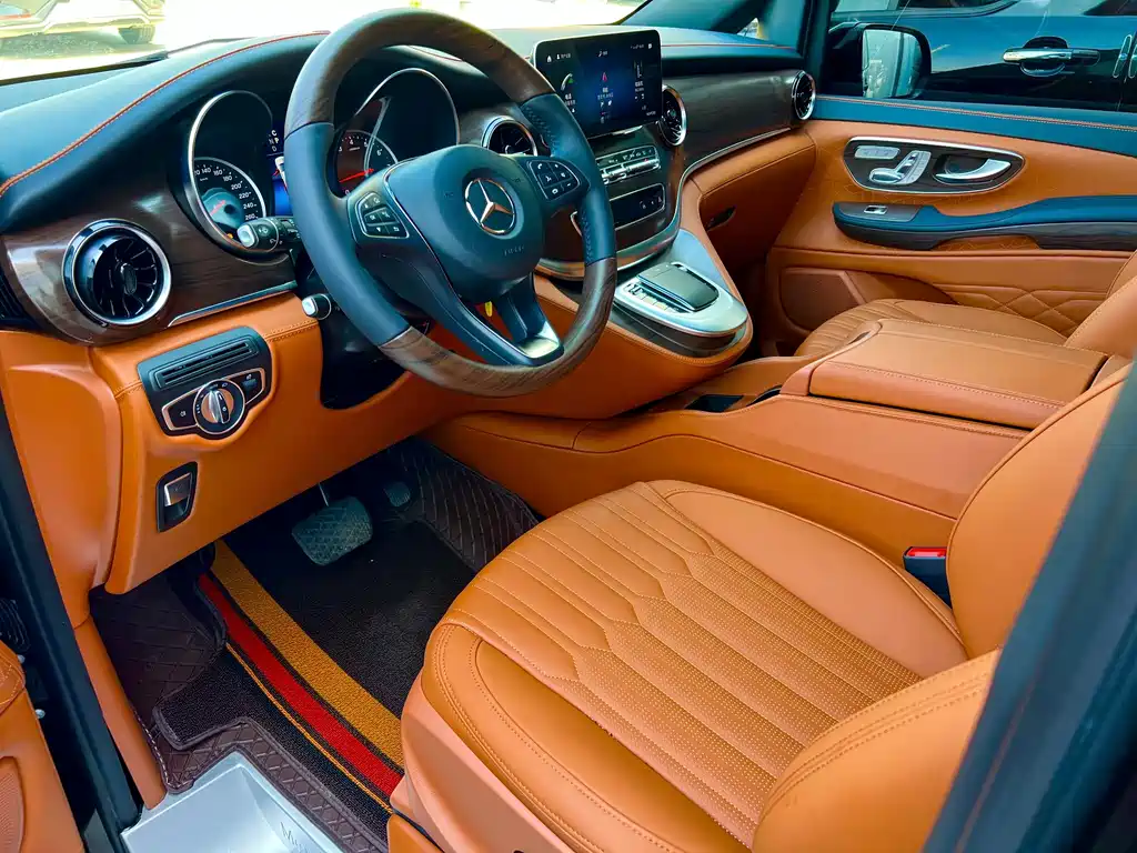 Mercedes-Benz V-Class 2022 — фото 10