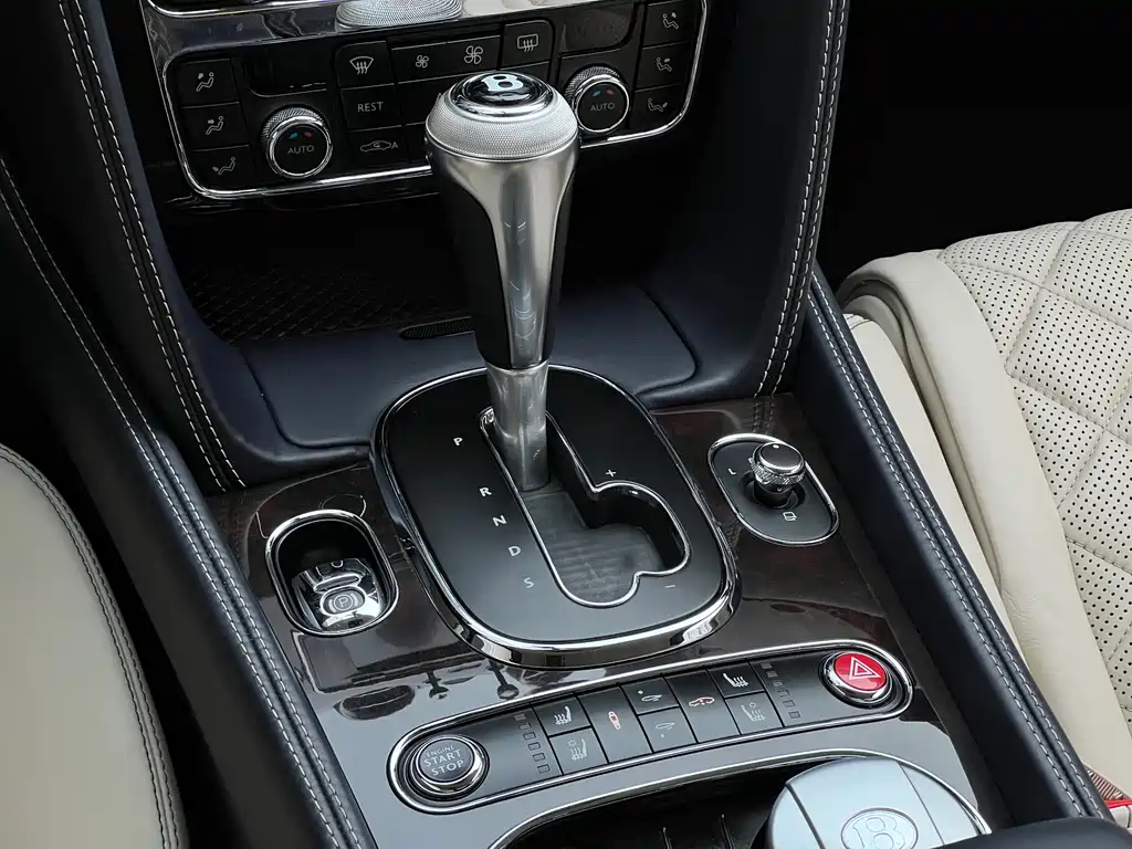 Bentley Continental 2016 — фото 18