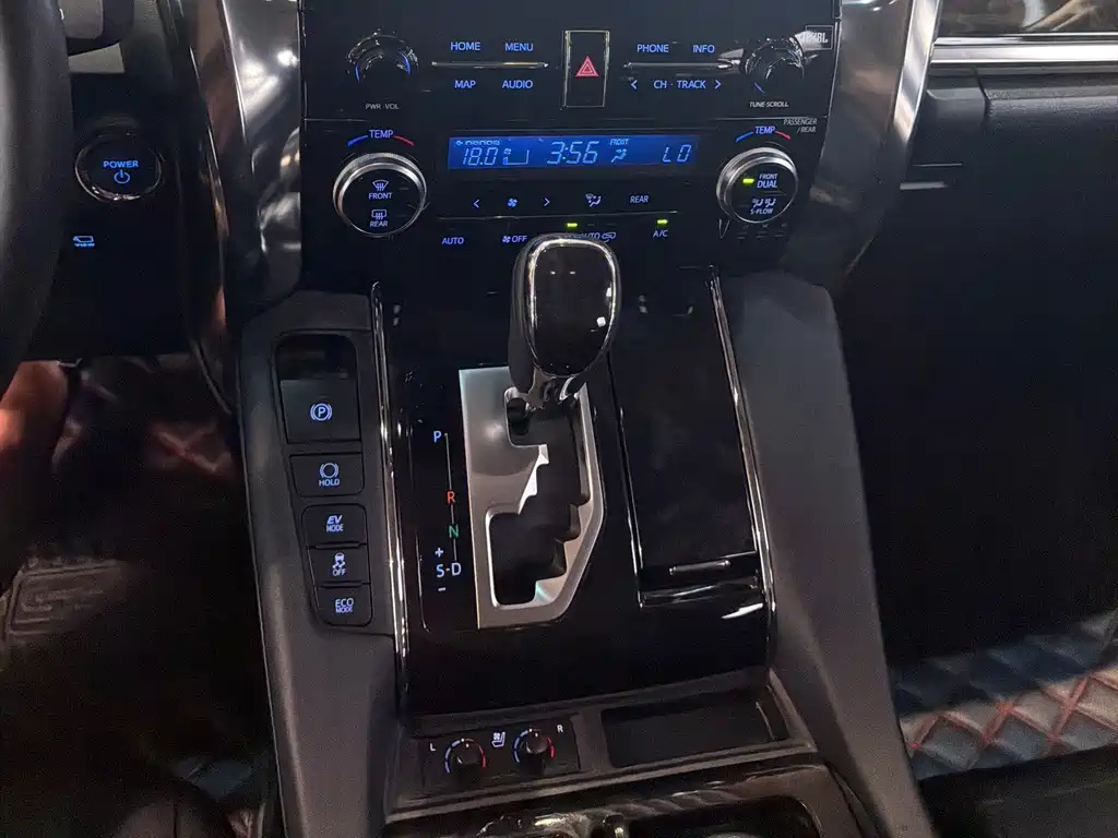Toyota Vellfire 2021 — фото 13