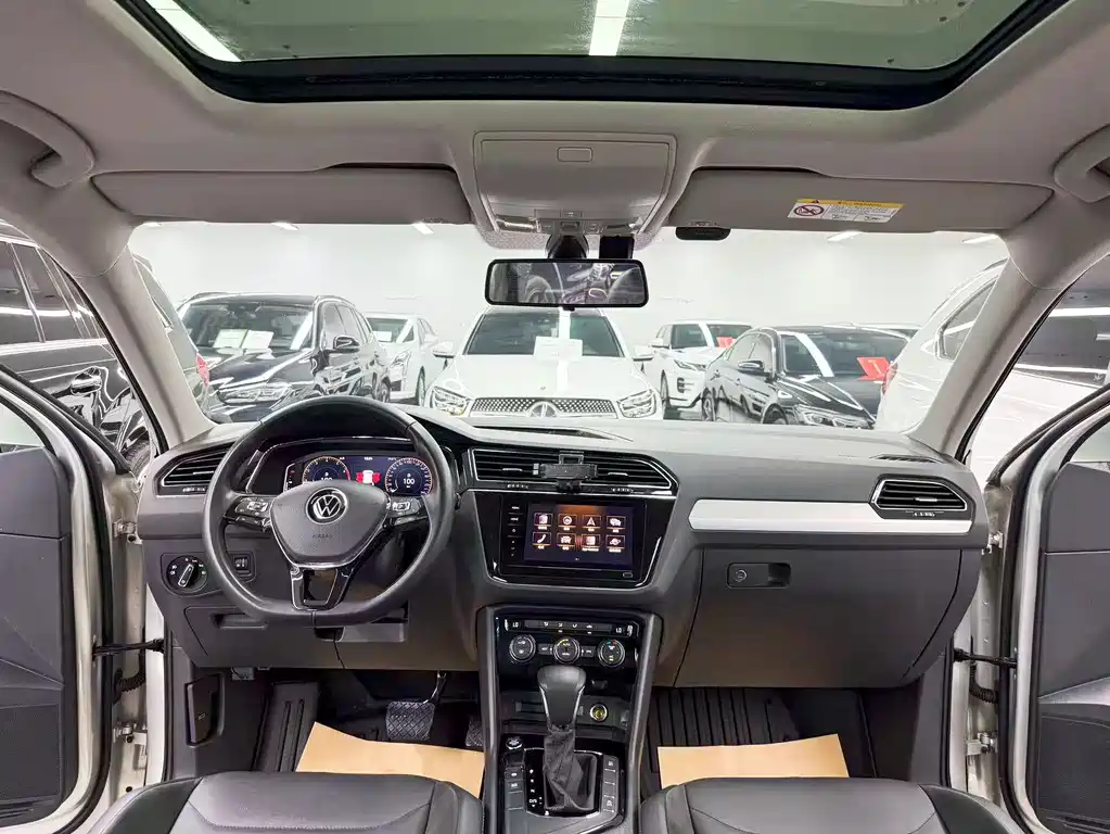 Volkswagen Tiguan L 2021 — фото 9