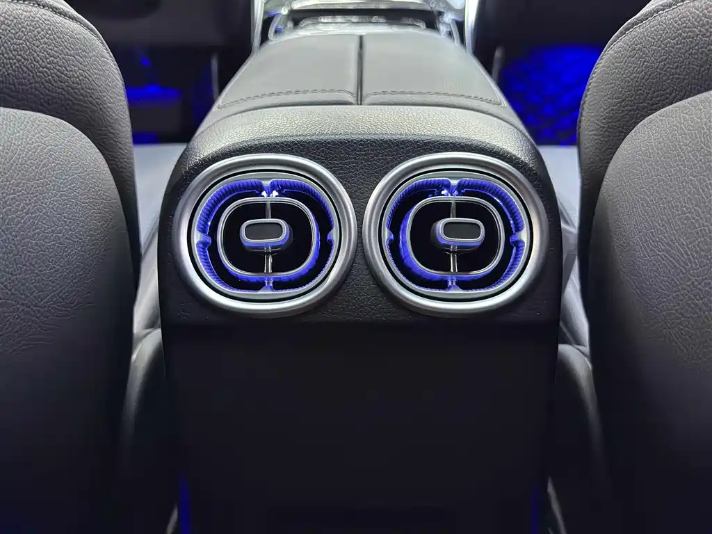 Mercedes-Benz C-Class 2022 — фото 10