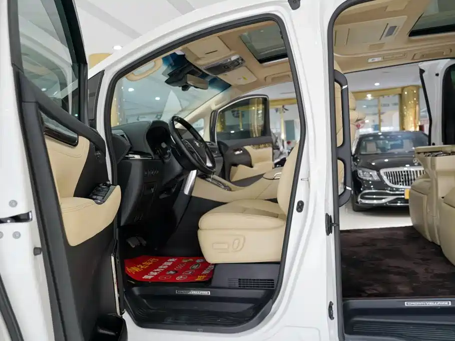 Toyota Vellfire 2023 — фото 5