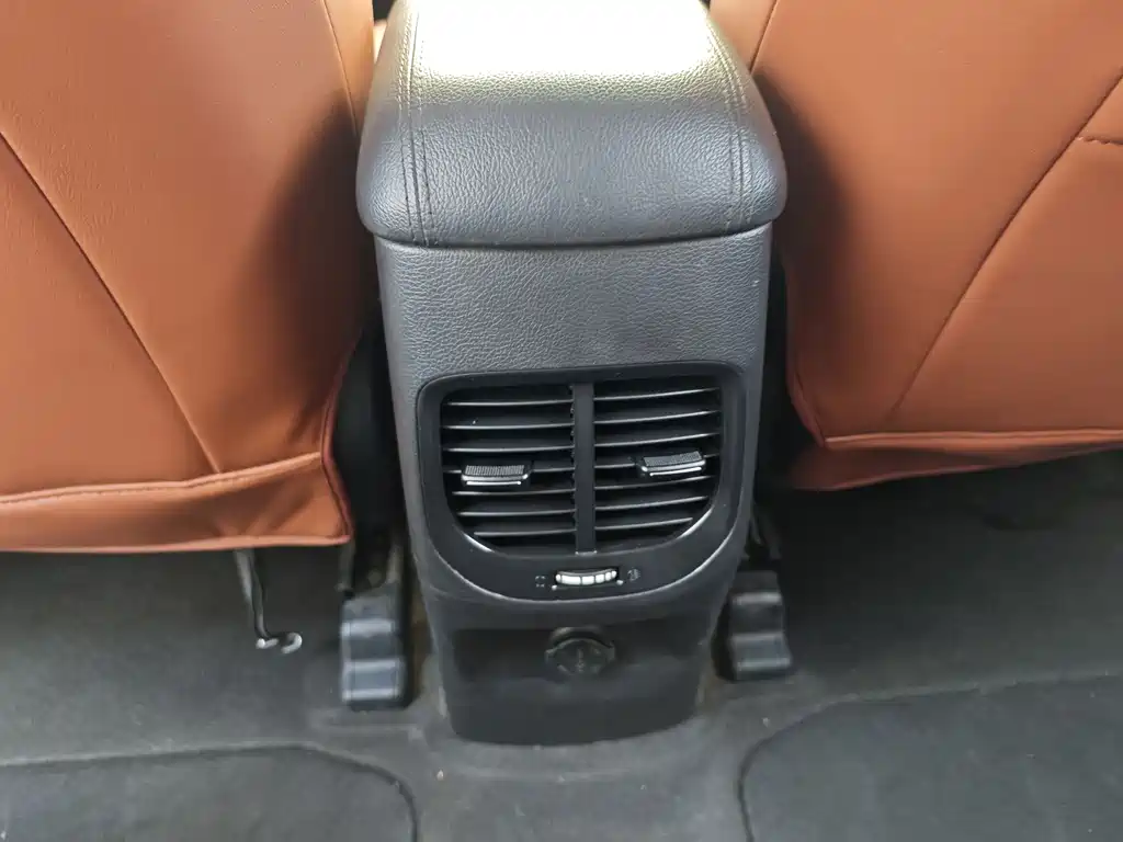 Kia Carens 2015 — фото 12