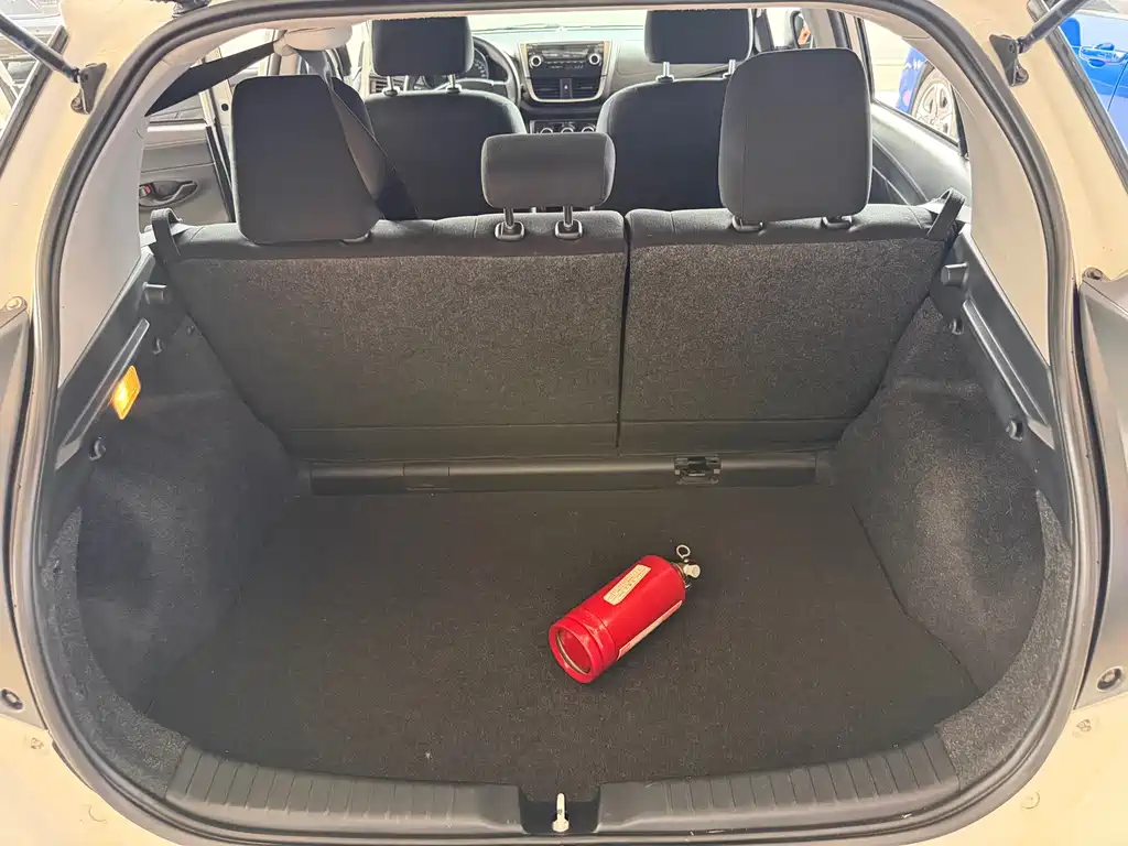Toyota Yaris L 2018 — фото 16