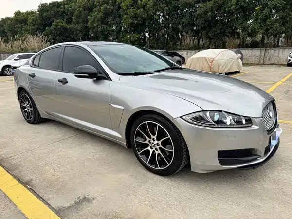 Jaguar XF 2013