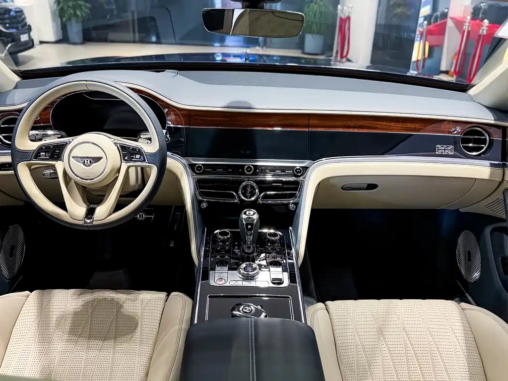 Bentley Flying Spur 2020 — фото 17