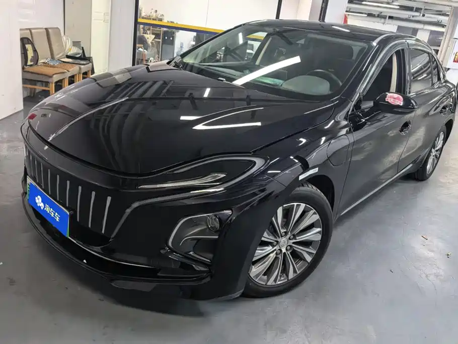 Hongqi E-QM5 2025