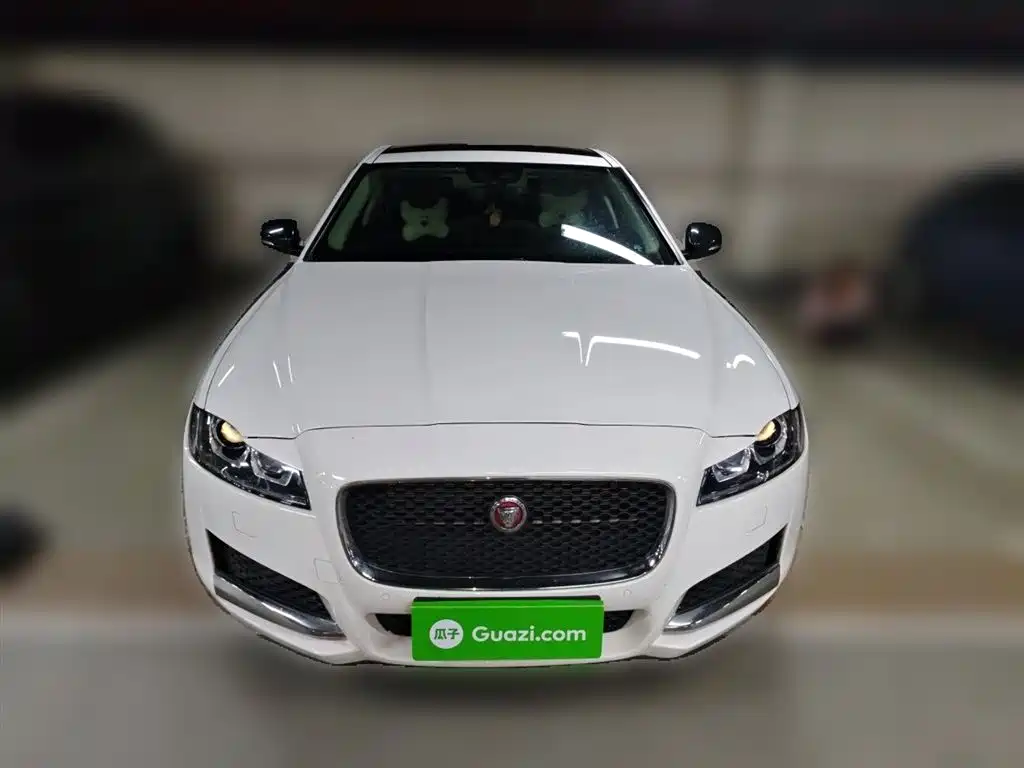 Jaguar XF 2016 — фото 24