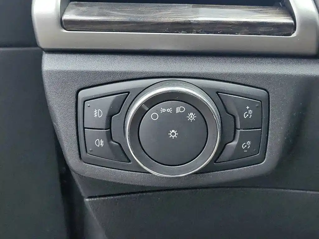 Ford Mondeo 2013 — фото 21