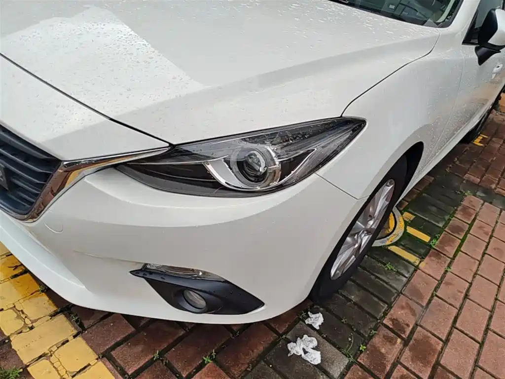 Mazda 3 Axela 2016 — фото 24