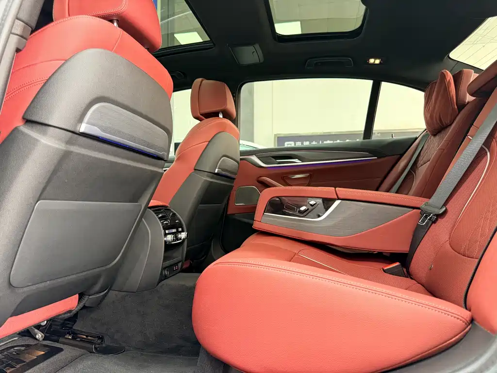 BMW 5 Series 2023