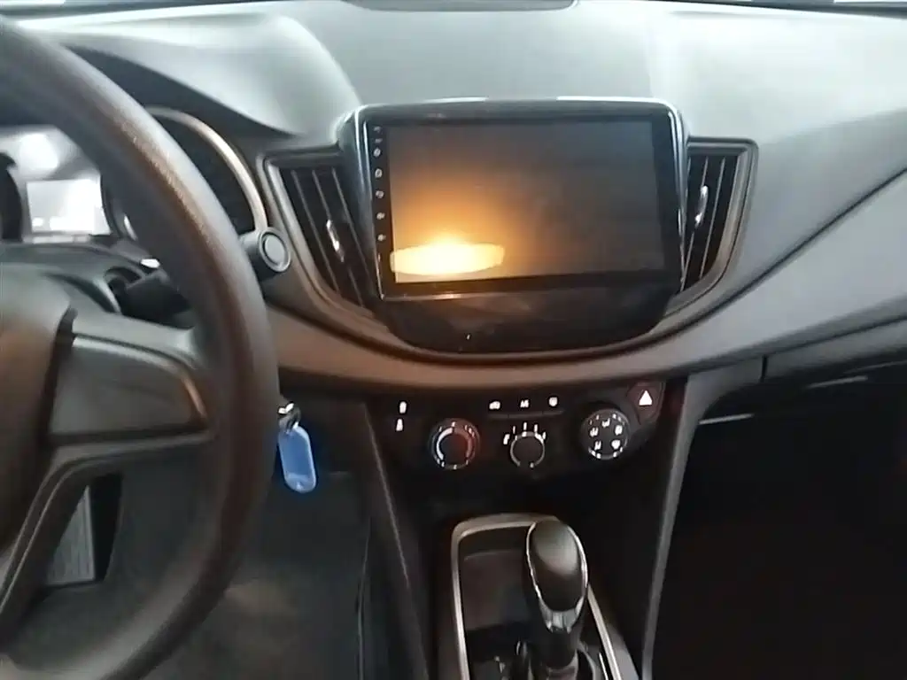 Chevrolet Cavalier 2019 — фото 13