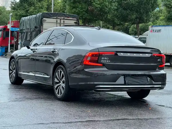 Volvo S90 2022