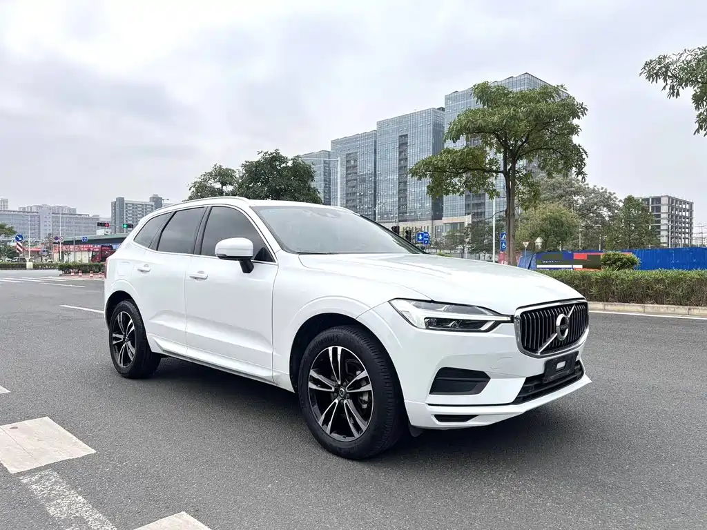 Volvo XC60 2019 — фото 5