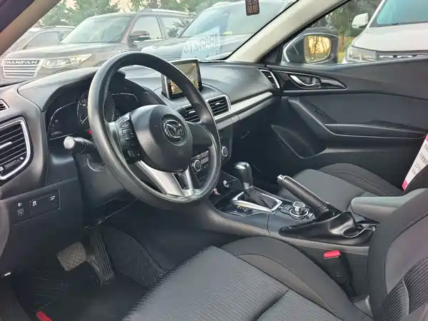 Mazda 3 Axela 2016