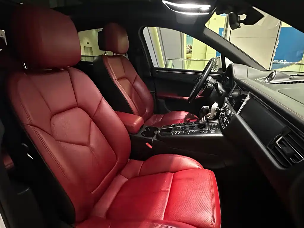 Porsche Macan 2020 — фото 18