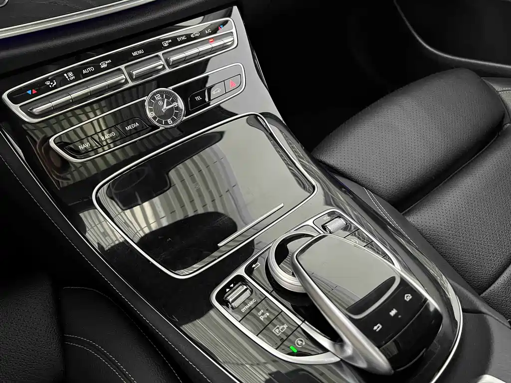 Mercedes-Benz E-Class 2017 — фото 9