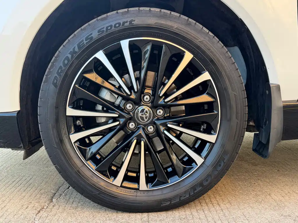 Toyota Venza 2022 — фото 10