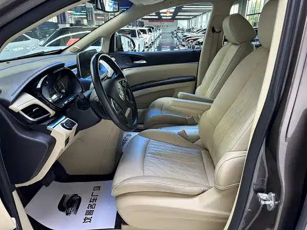 Buick GL8 2023