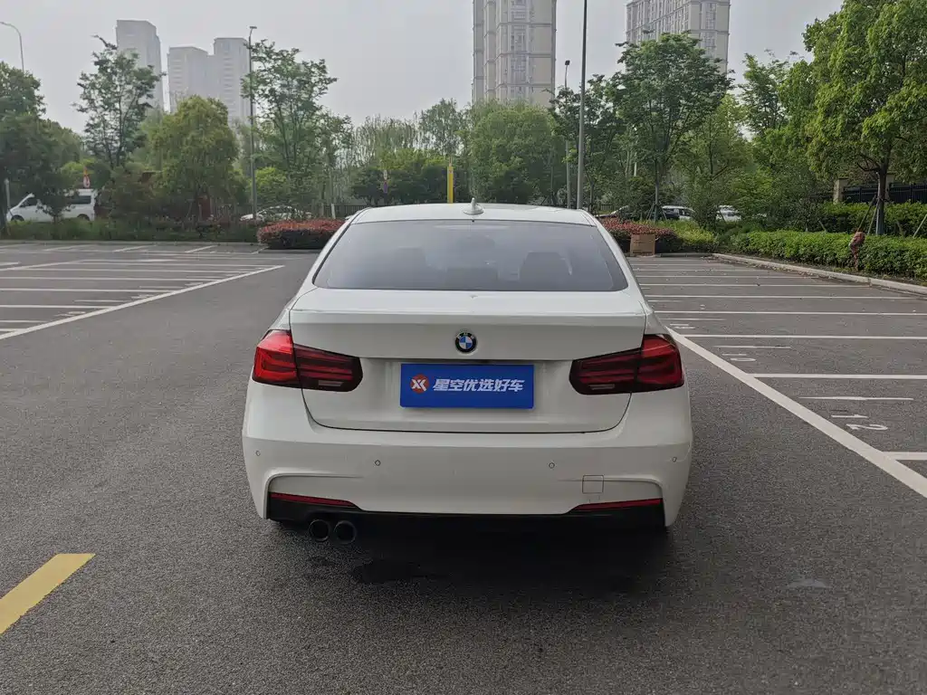 BMW 3 Series 2018 — фото 14