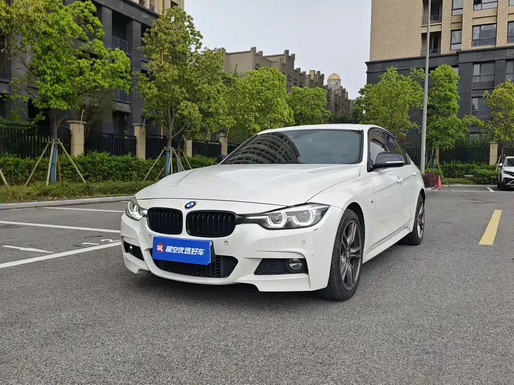 BMW 3 Series 2018 — фото 1