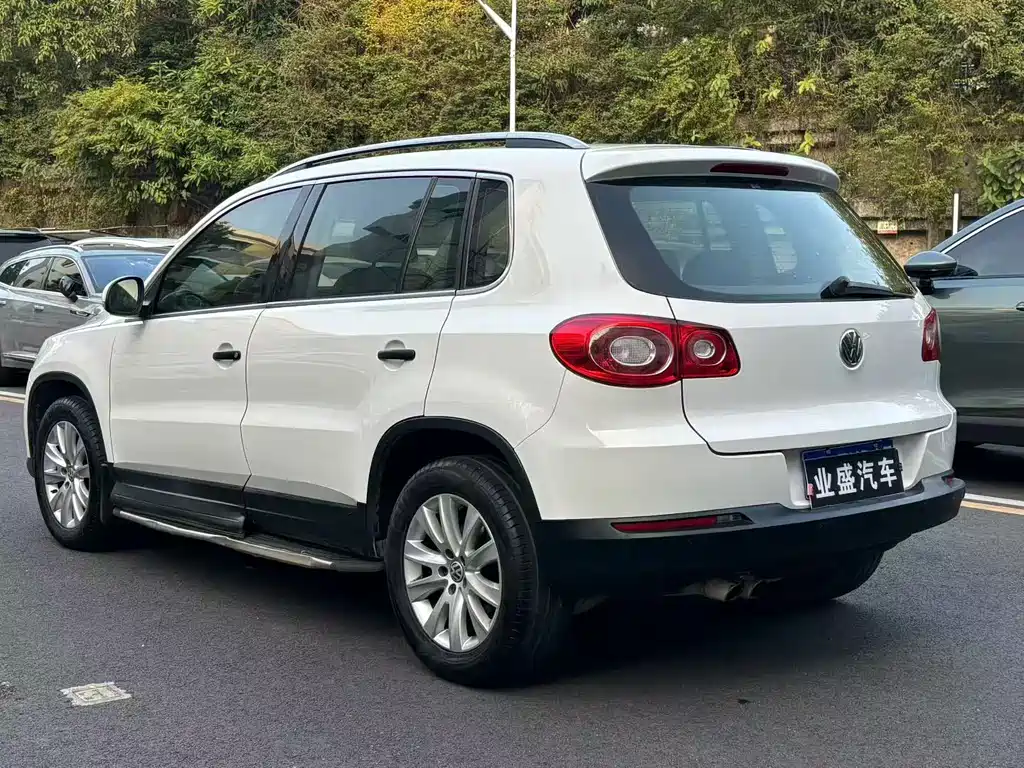 Volkswagen Tiguan 2012 — фото 4