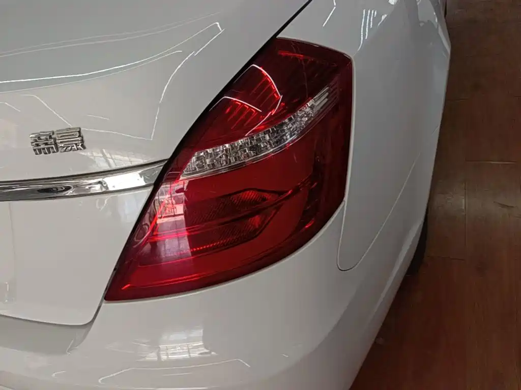 Geely Emgrand 2017 — фото 8
