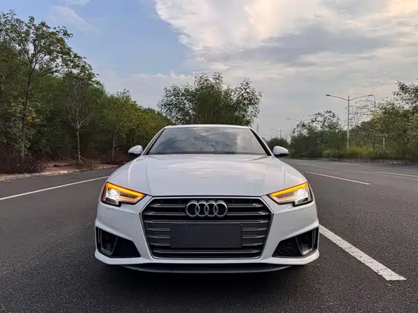 Audi A4L 2019