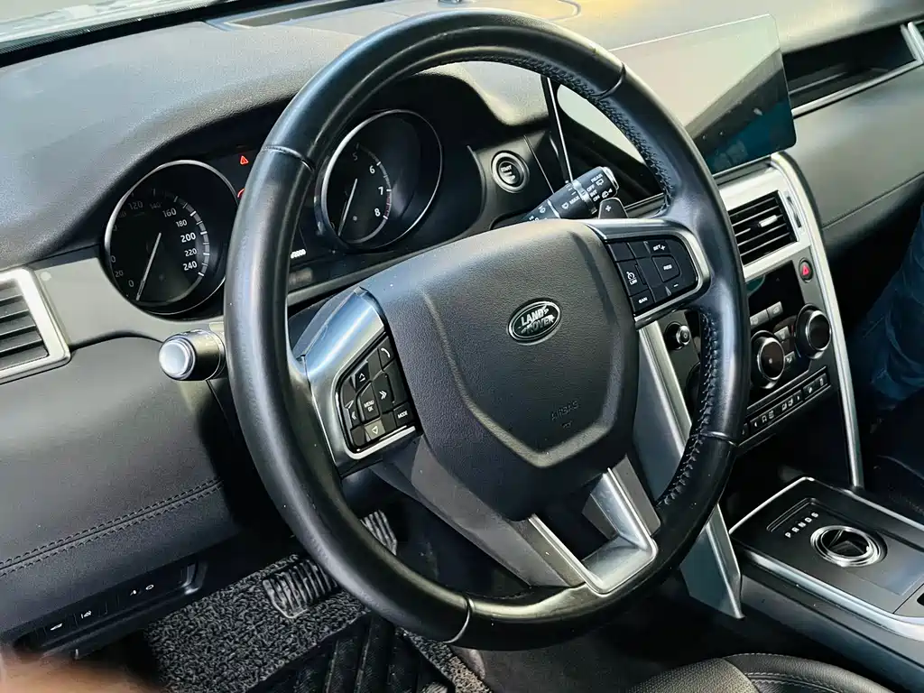 Land Rover Discovery Sport 2018 — фото 9