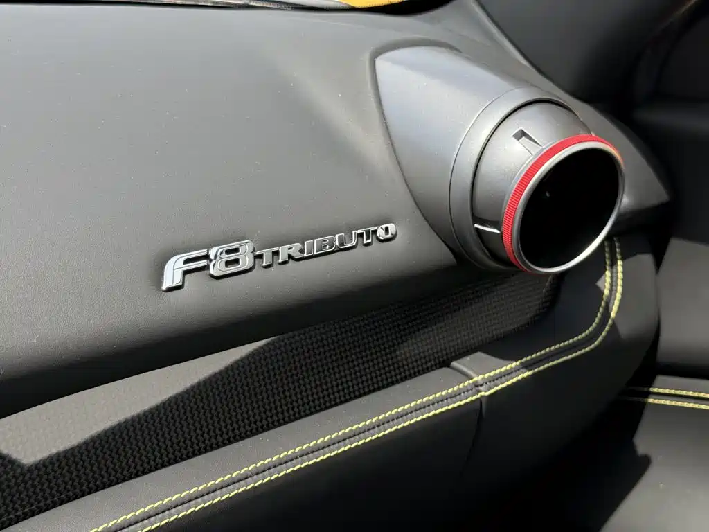 Ferrari F8 2023 — фото 19