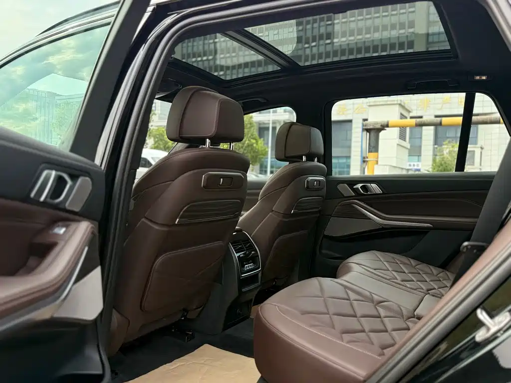 BMW X5 2025 — фото 10