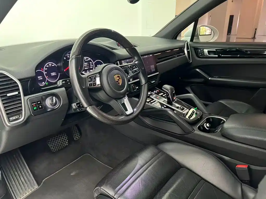 Porsche Cayenne 2018 — фото 8