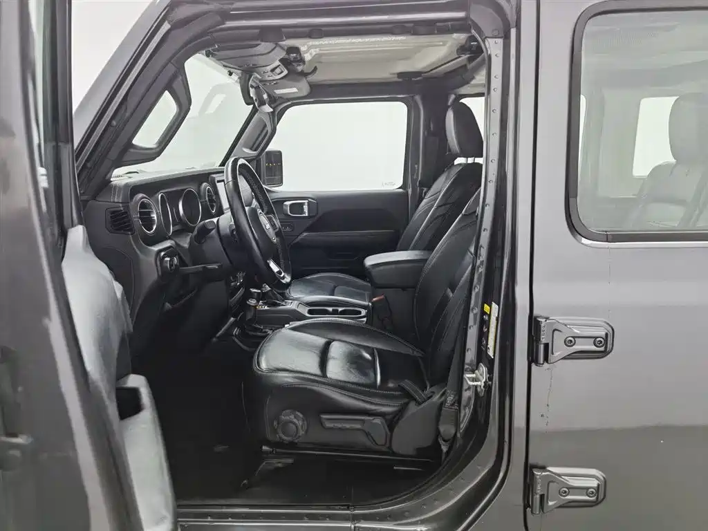 Jeep Wrangler 2020 — фото 10