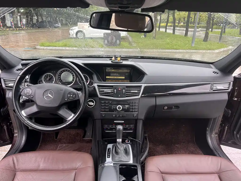 Mercedes-Benz E-Class 2010