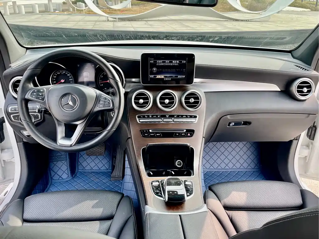 Mercedes-Benz GLC 2018 — фото 10