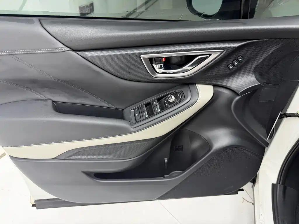 Subaru Forester 2022 — фото 11