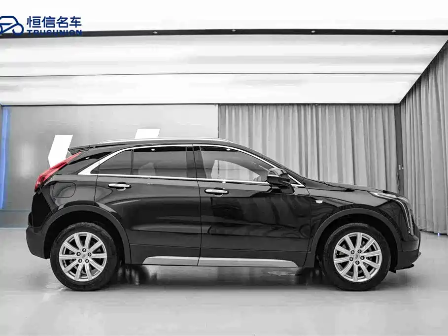 Cadillac XT4 2023 — фото 4