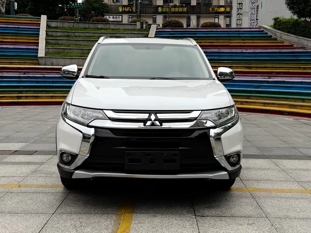 Mitsubishi Outlander 2016