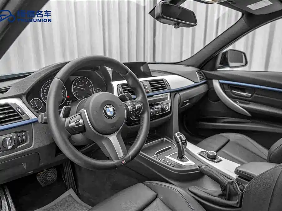 BMW 3 Series 2019 — фото 12
