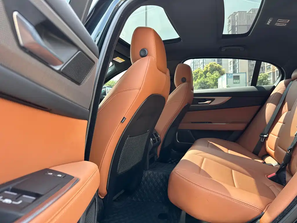 Jaguar XEL 2023 — фото 10