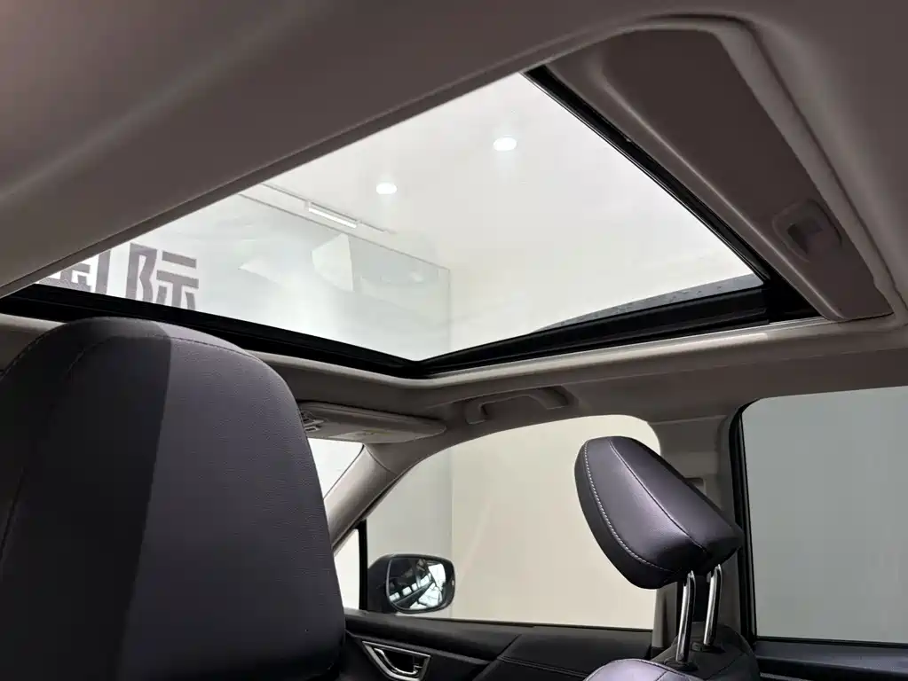 Subaru Forester 2023 — фото 20